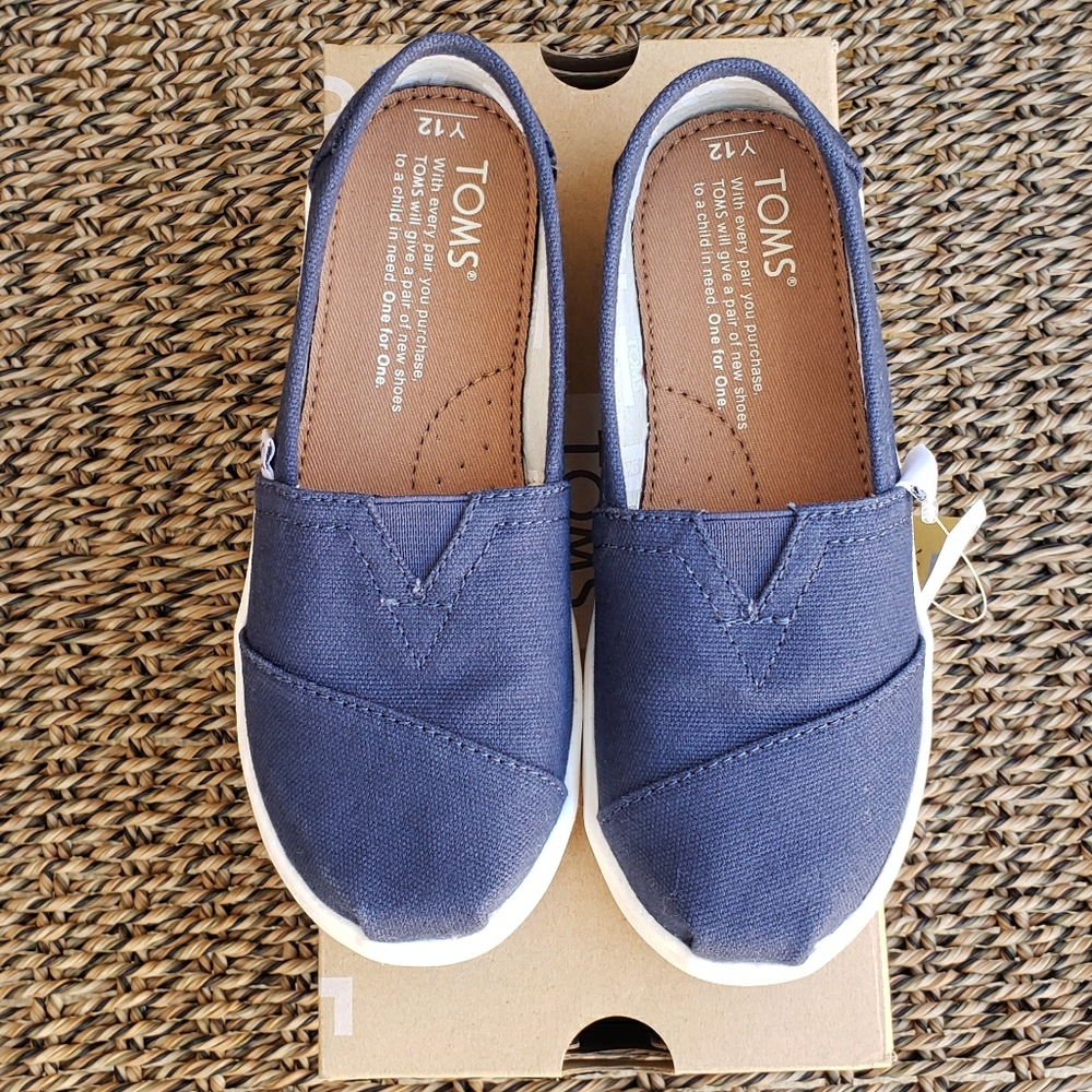 TOMS | Classic Navy Canvas - Picture 3 of 5